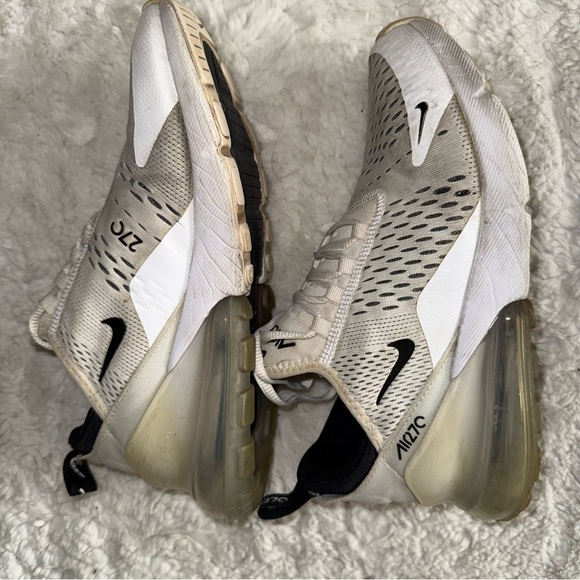 Nike Air Max 270 Woman’s Sneakers - Picture 9 of 12